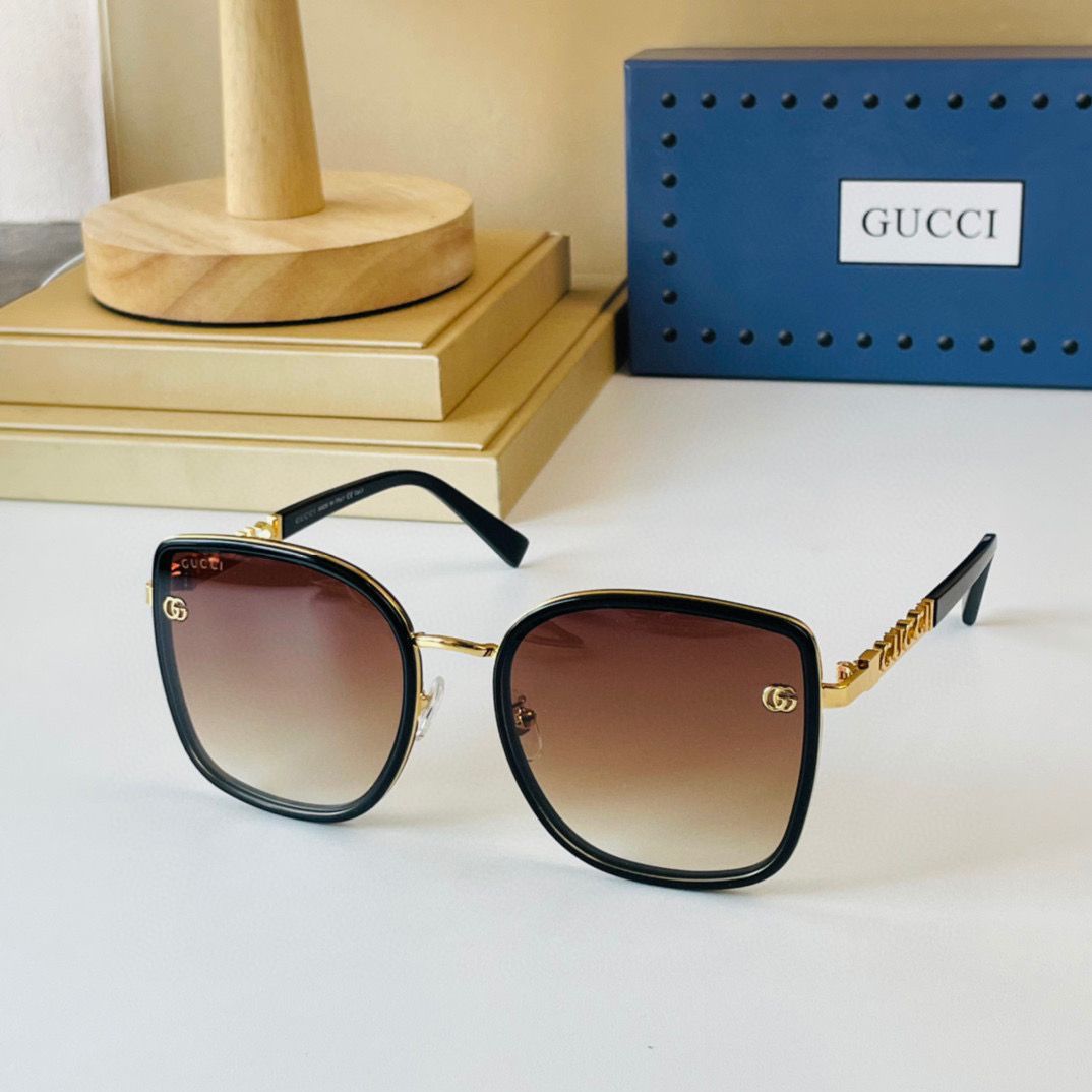 Gucci Navigator Frame Sunglasses