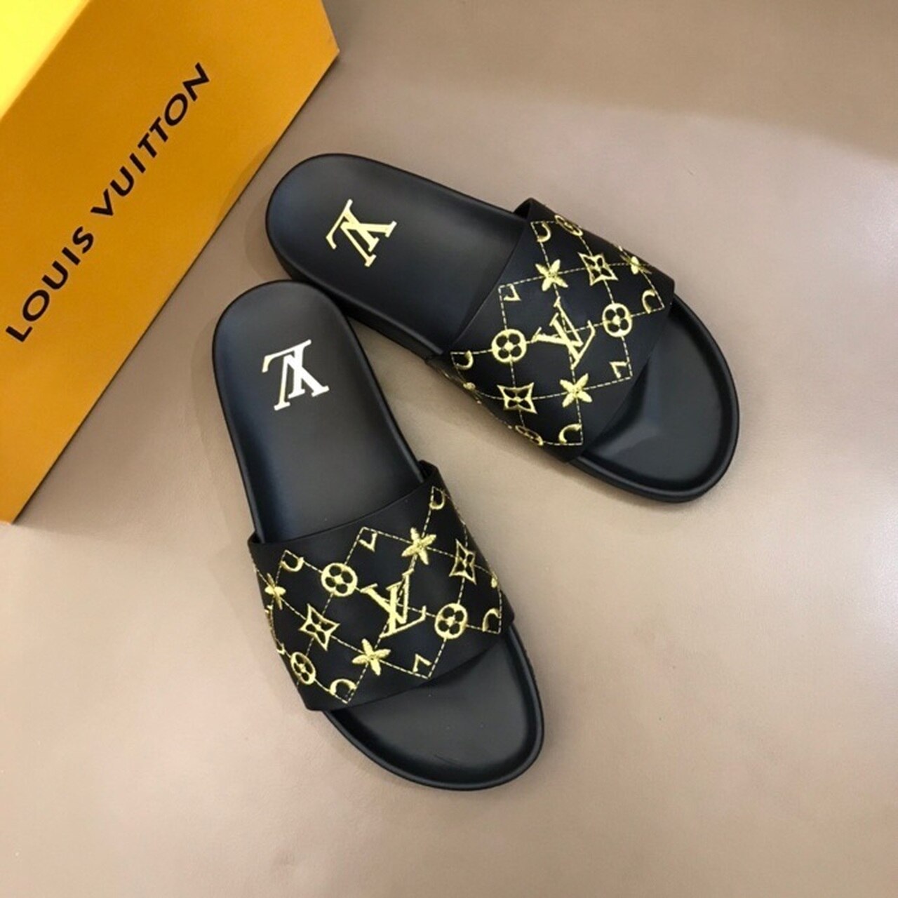 Louis Vuitton Mens Sandals Monogram Canvas Spring/Summer Collection Black/Yellow