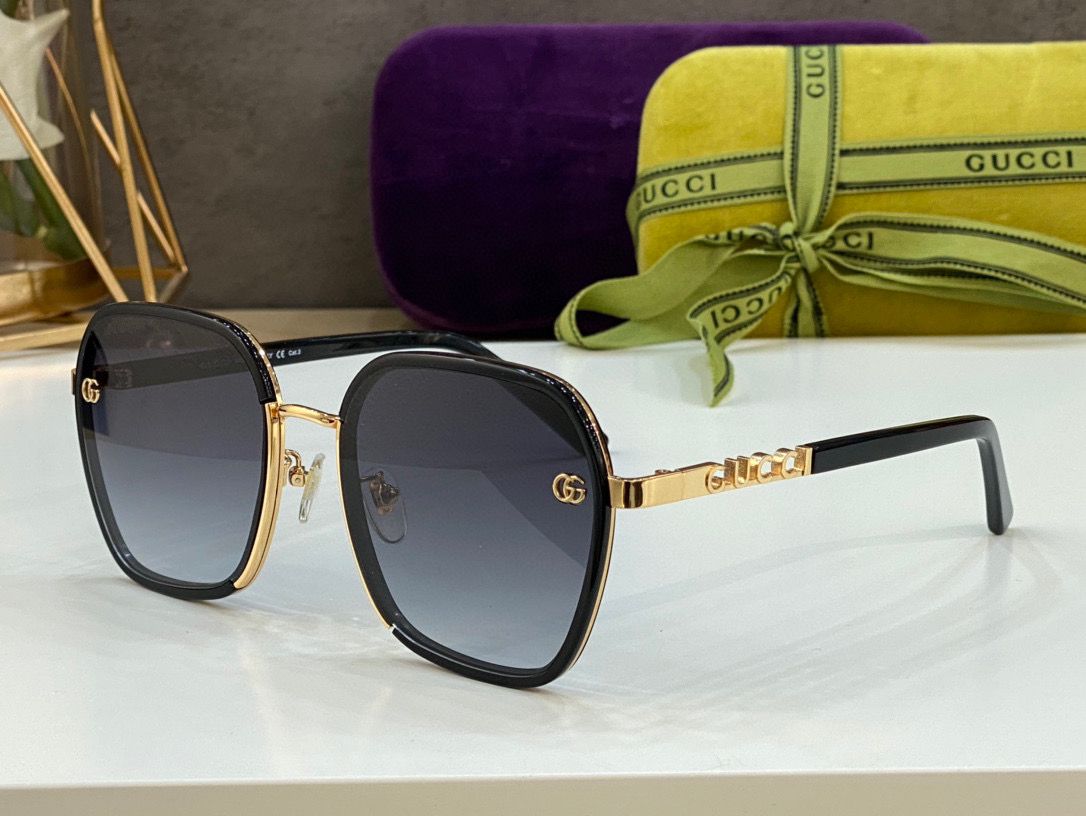 Gucci Square Frame Sunglasses