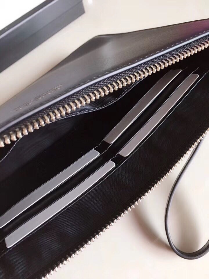 Gucci Marmont Pouch