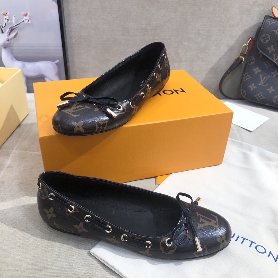 Louis Vuitton Gloria Flat Loafer Black