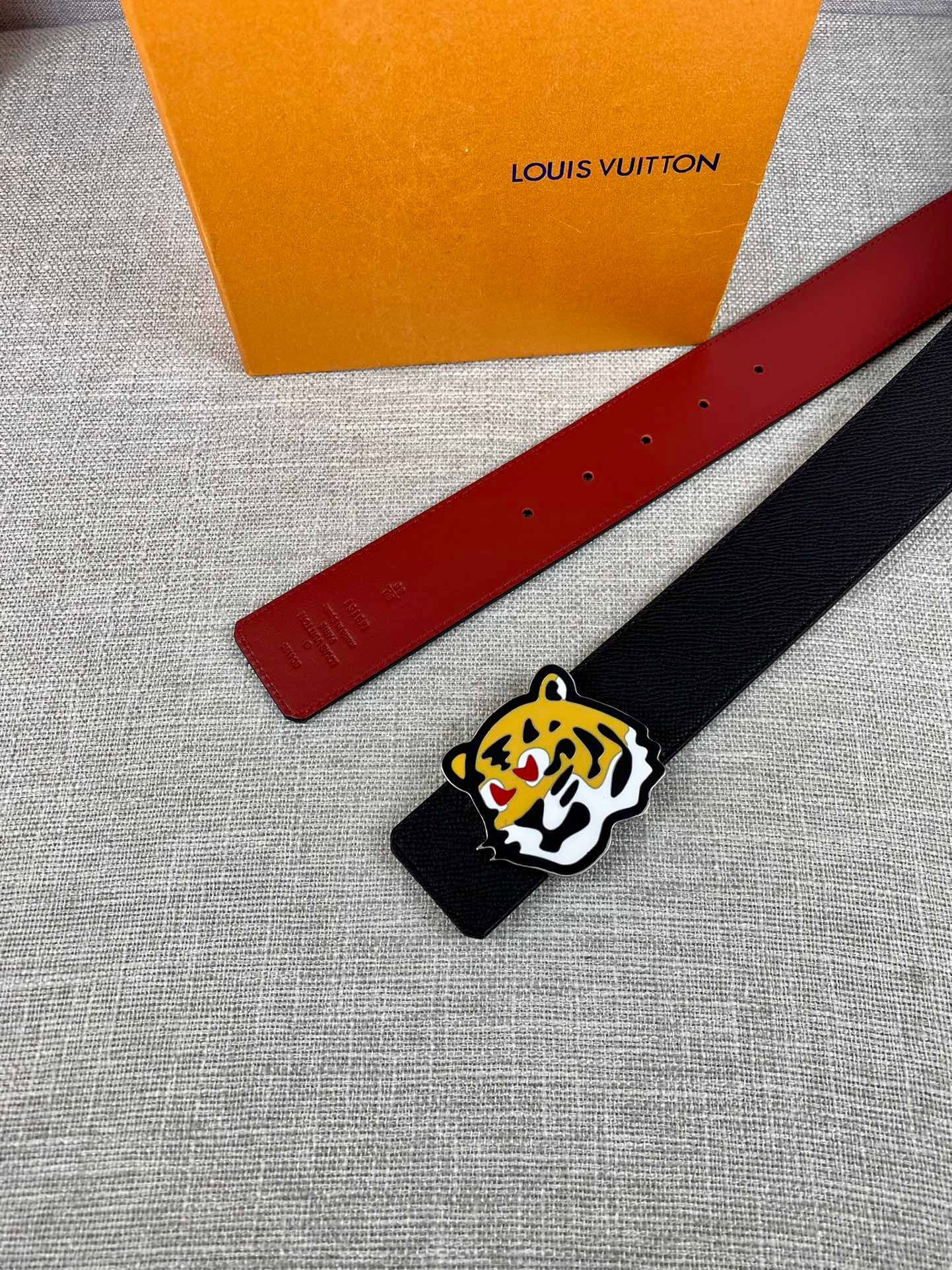 Louis Vuitton Initiales Reversible