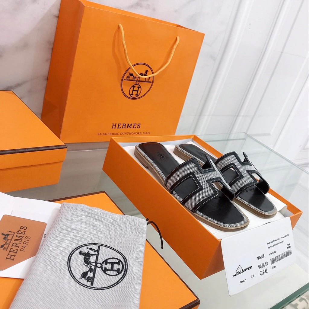 Hermes Oran Sandal Black/Silver
