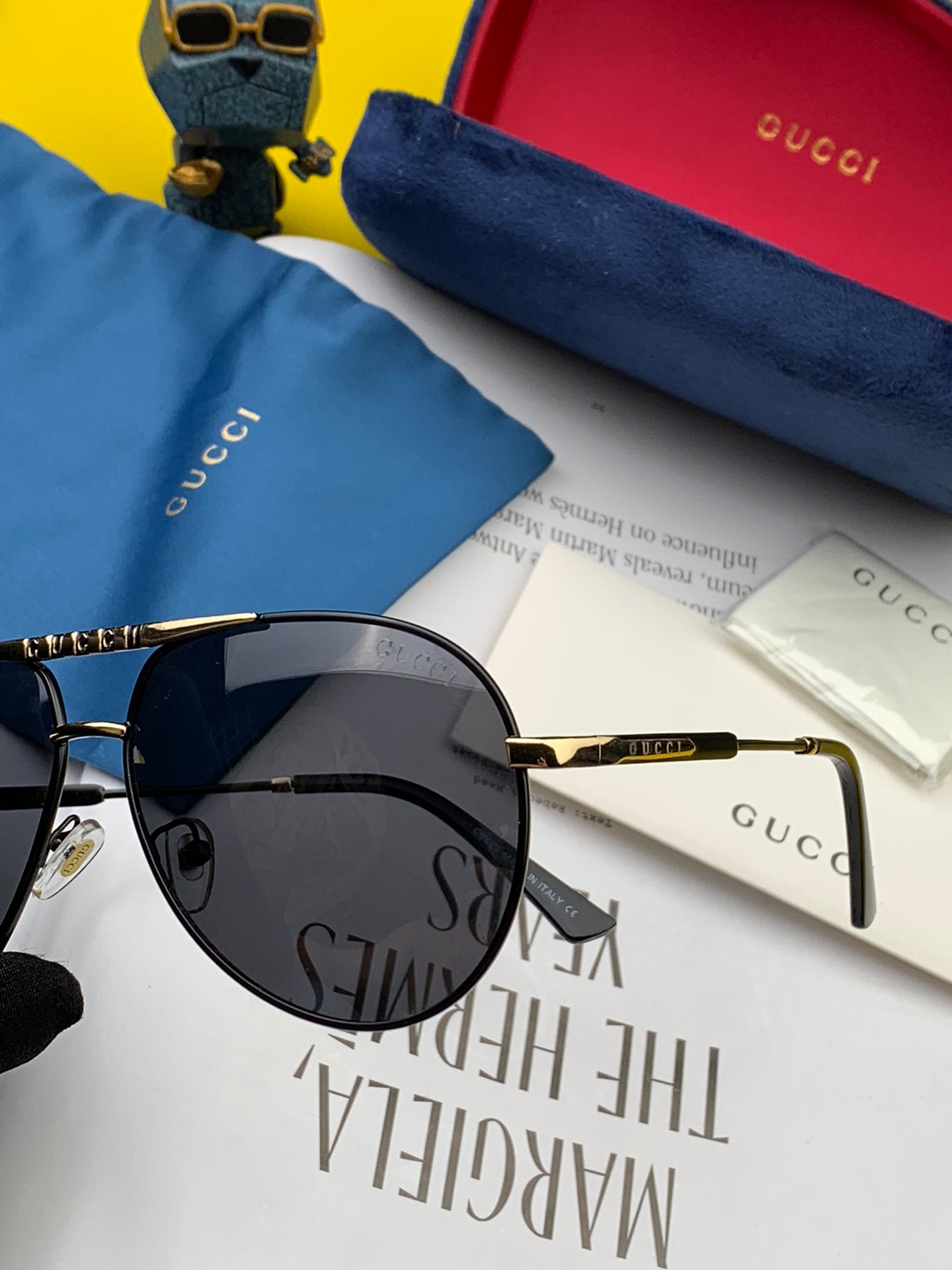 Gucci Navigator Frame Sunglasses
