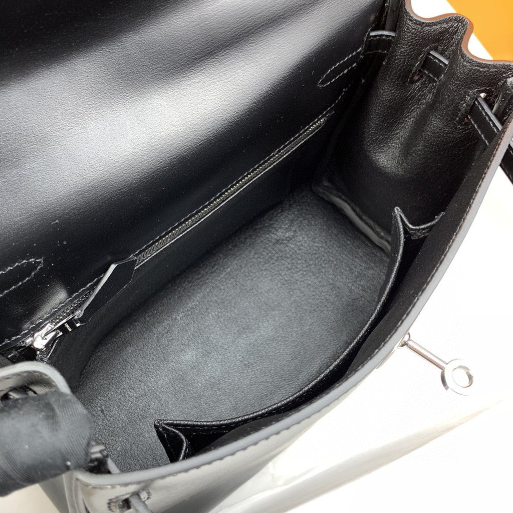 Hermes Kelly 25 Epsom Silver Hardware Black
