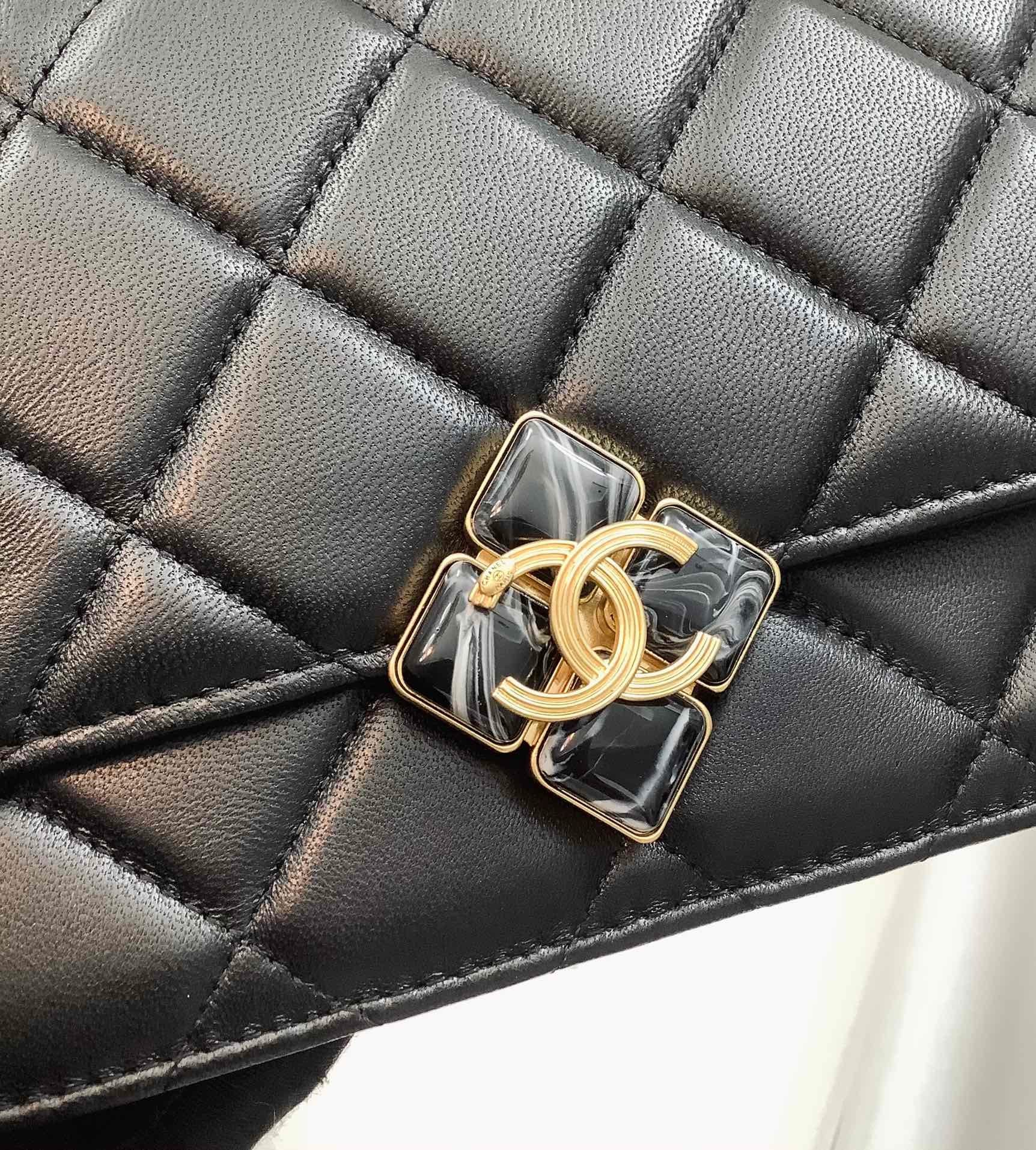 CO-CO Chanel Clutch With Chain 19cm