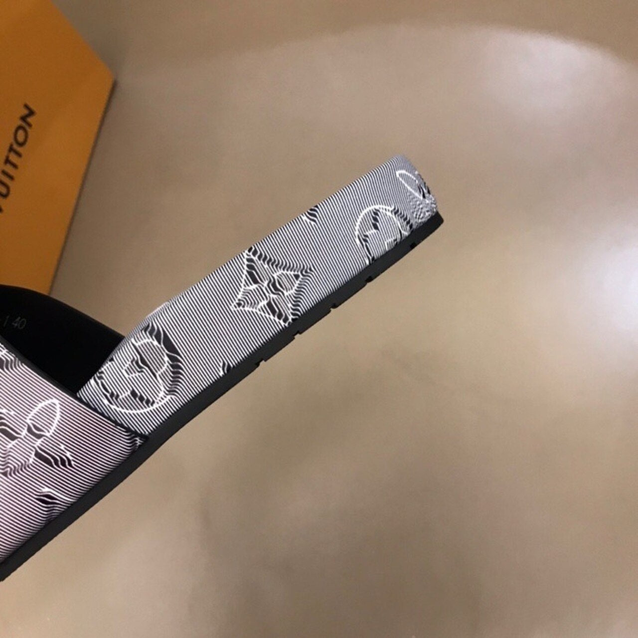 Louis Vuitton x Virgil Abloh Slide Sandals Spring/Summer Collection Gray-Black