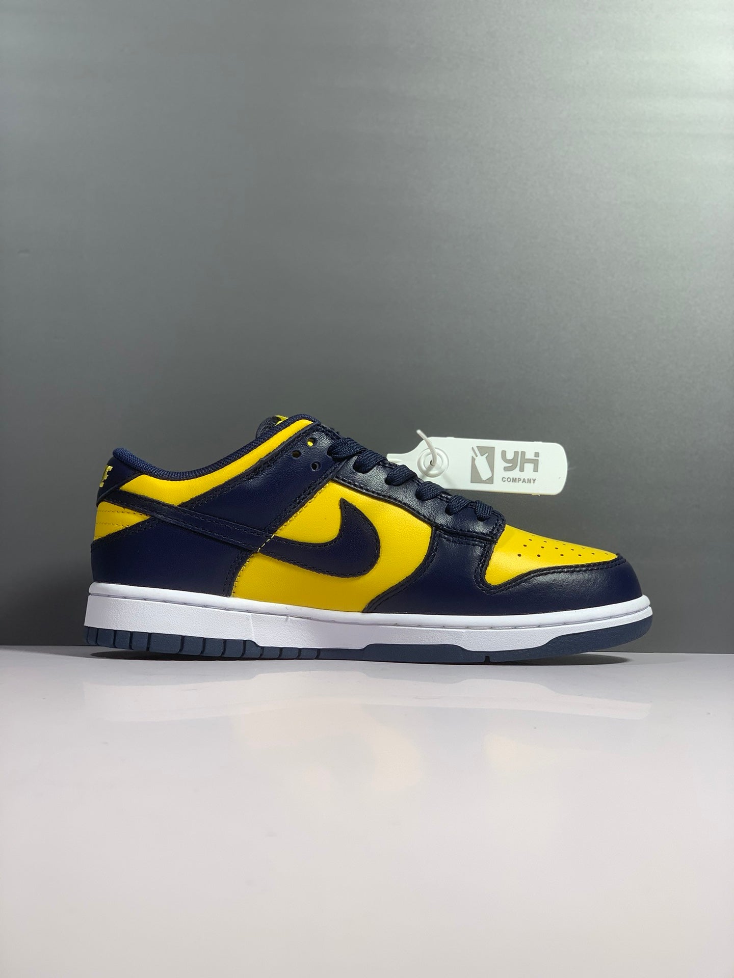 Nike Wmns Dunk Low Vintage Yellow