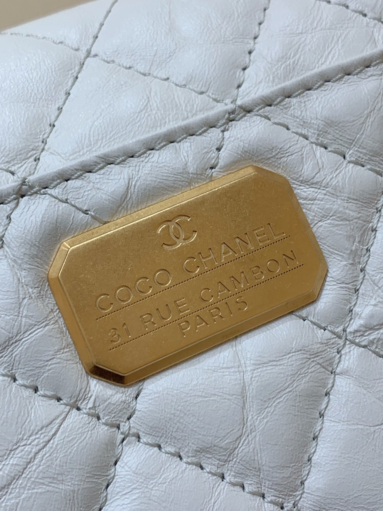Chanel Co Co Shoulder Bag Gold Chain White 25cm