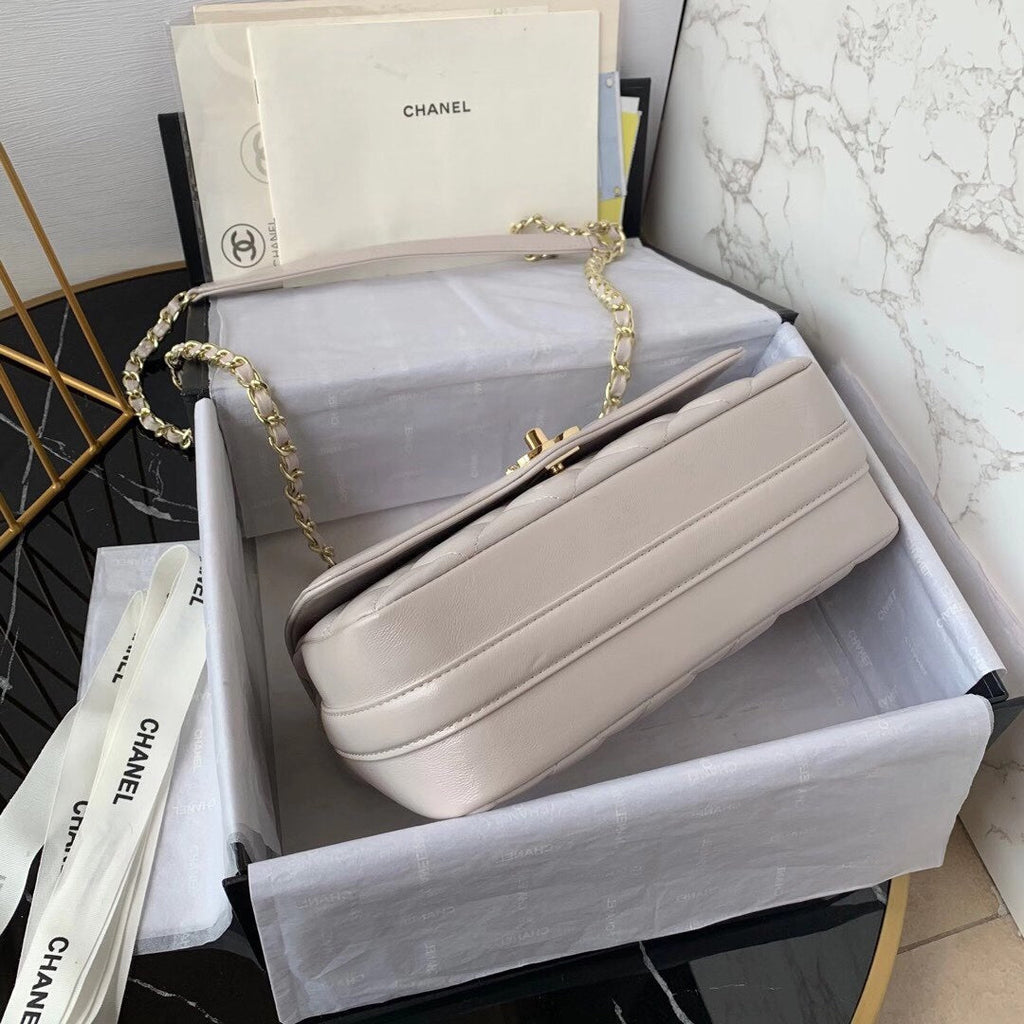 Chanel Classic Flapbag Gold Hardware 23cm