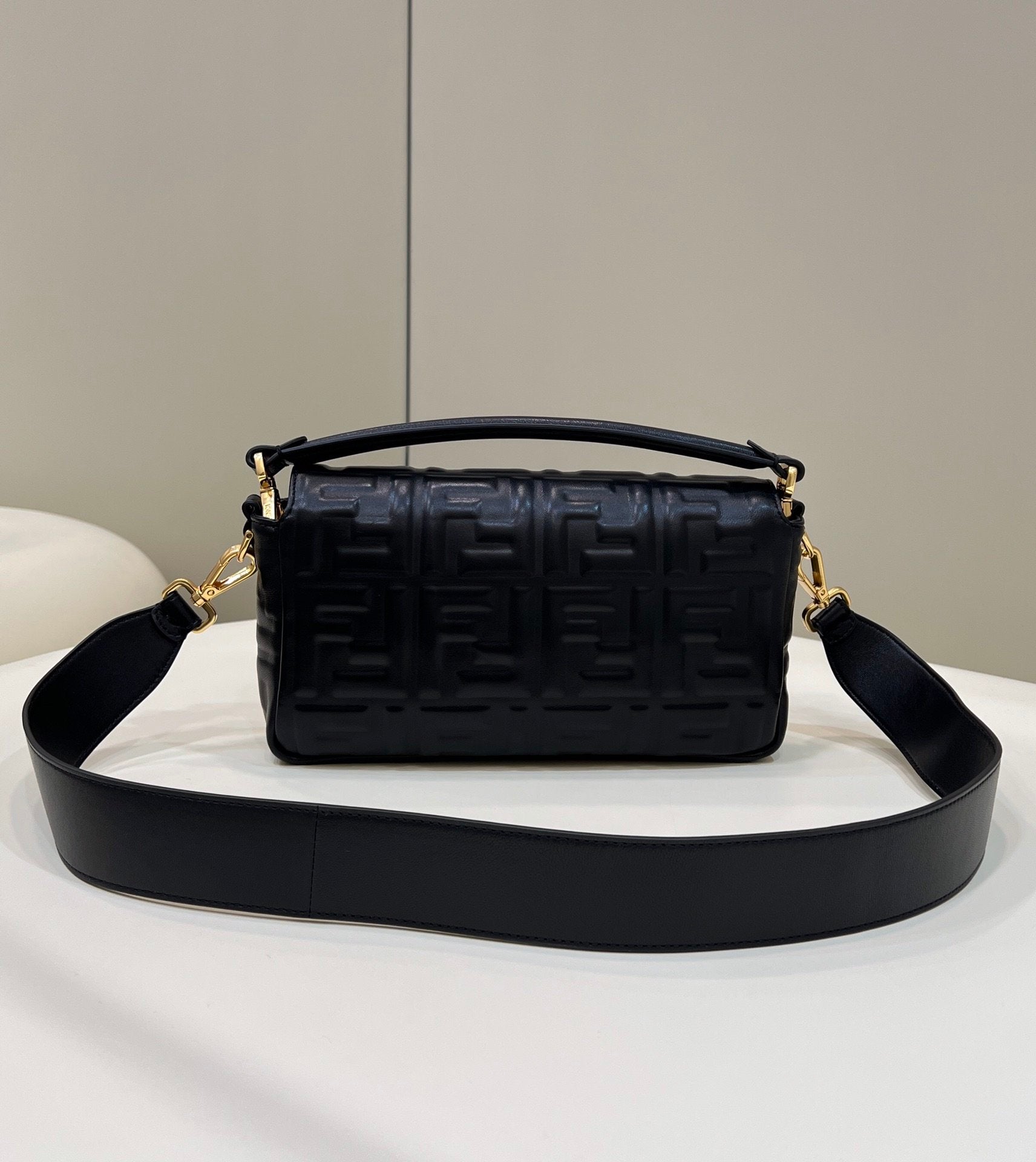 Fendi Baguette Midi 27cm Black