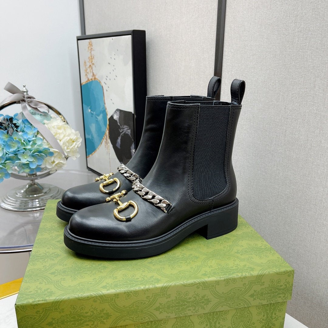 Gucci Ankle Chelsea Boots With Chain Black
