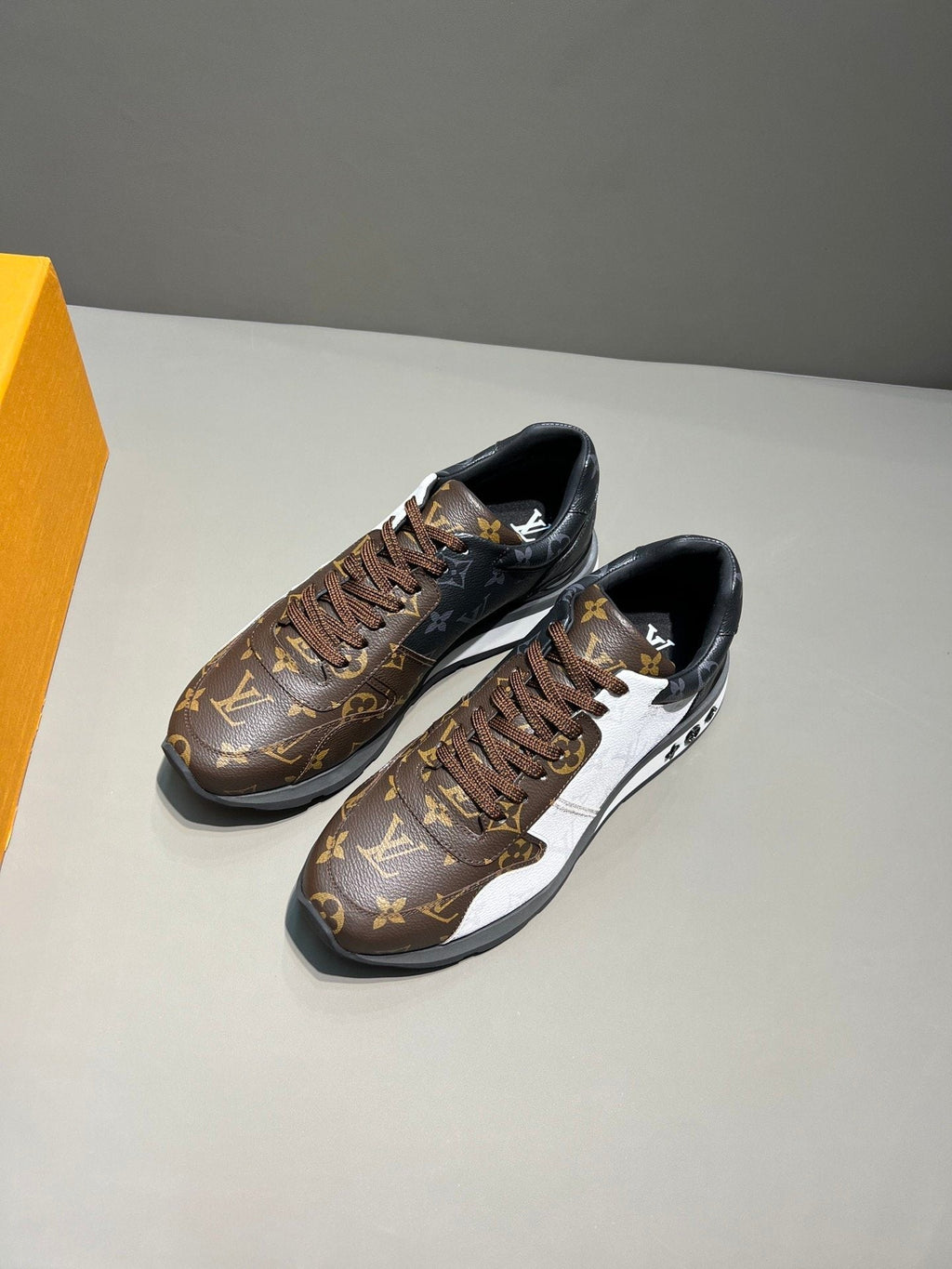 Louis Vuitton Trainer Sneaker