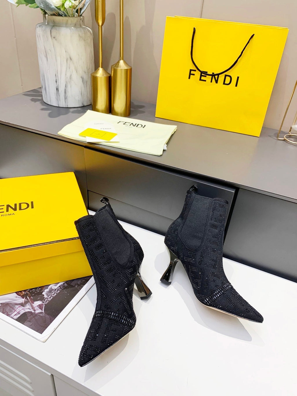 Fendi Karligraphy Black