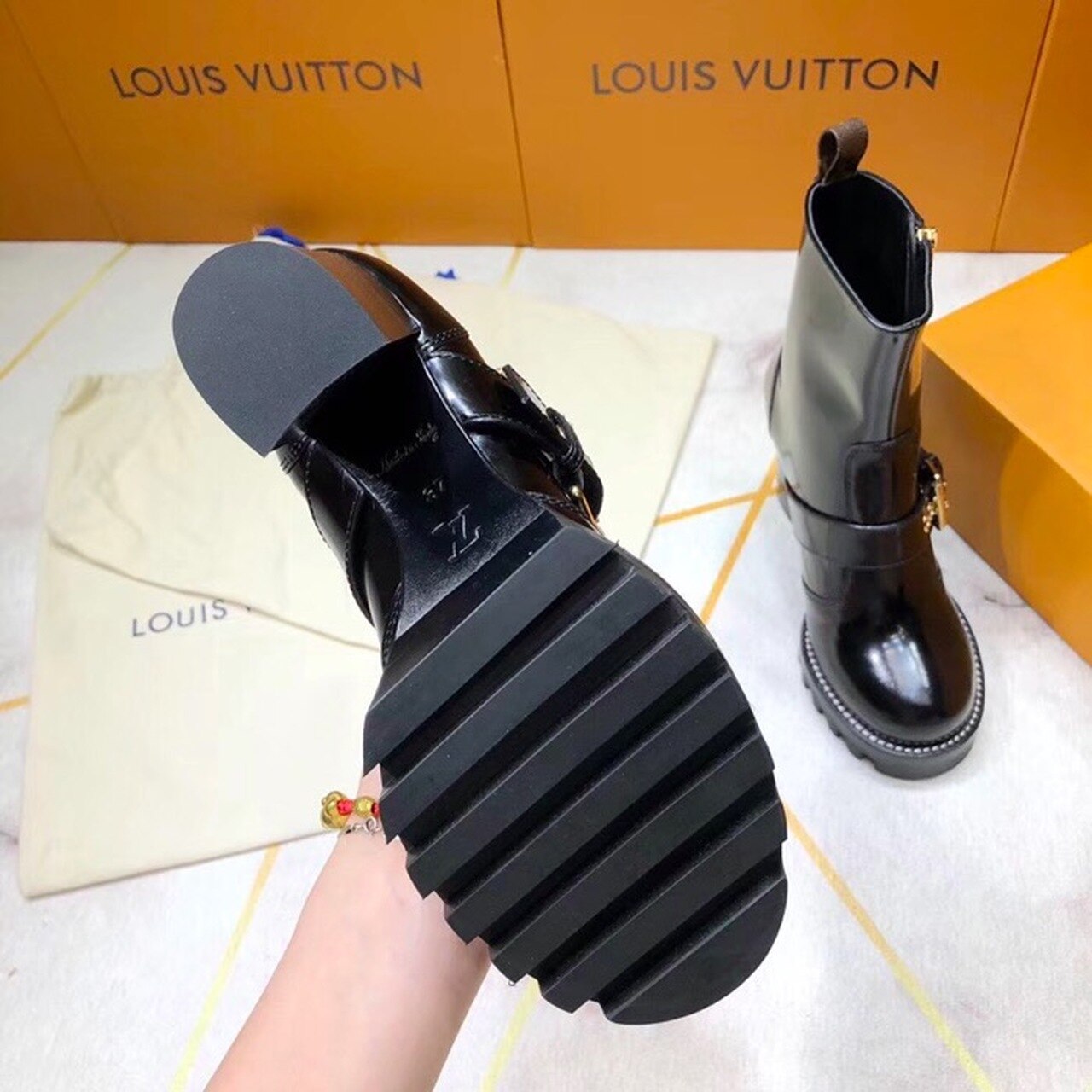 Louis Vuitton Star Trail Ankle Buckle Boot Calfskin Leather Fall/Winter Collection Black