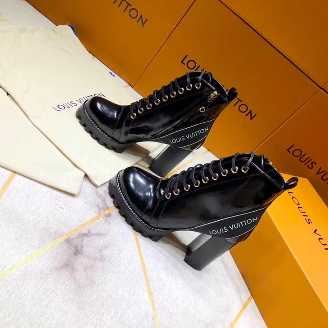 Louis Vuitton Star Trail Ankle Boot Calfskin Leather Fall/Winter 2018 Collection 1A3SX0 Black