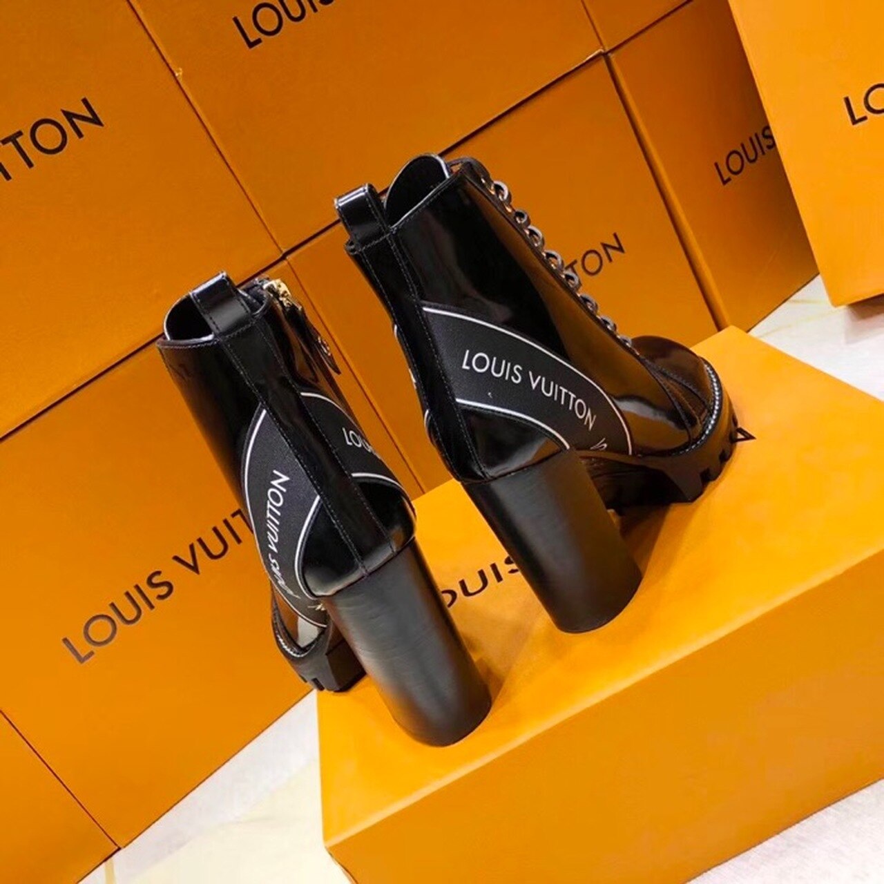 Louis Vuitton Star Trail Ankle Boot Calfskin Leather Fall/Winter 2018 Collection 1A3SX0 Black