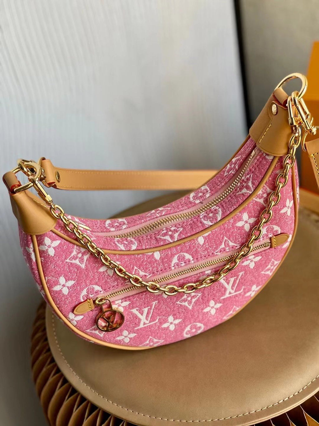 Louis Vuitton M81098 Loop 24cm Pink