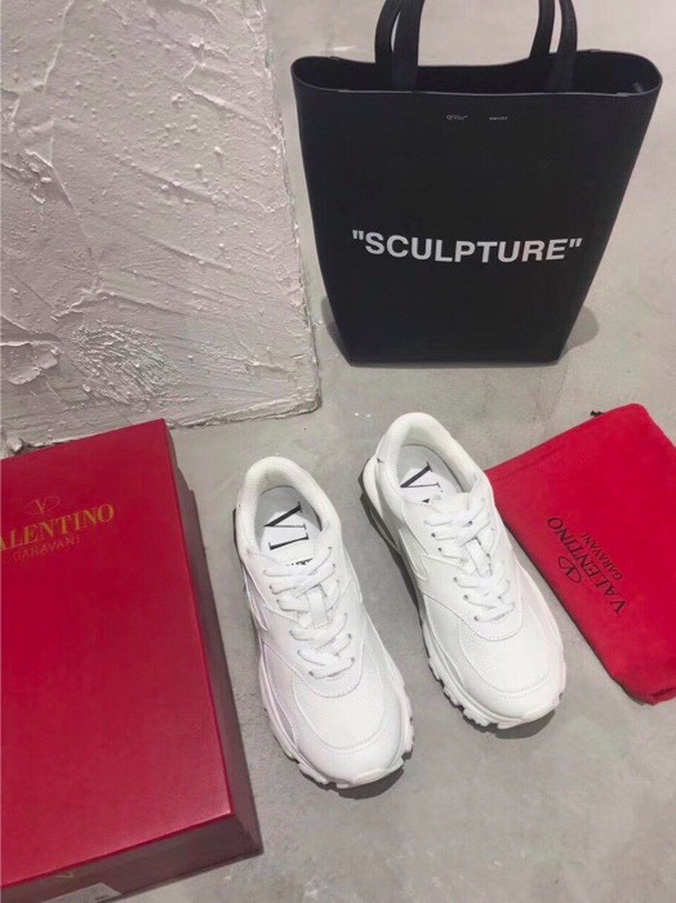 Valentino Garavani Bounce Runner Sneakers Calfskin Leather Fall/Winter 2018 Collection, White