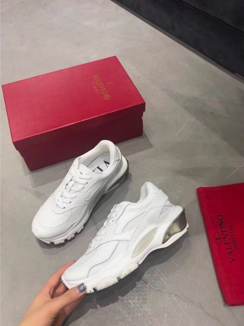 Valentino Garavani Bounce Runner Sneakers Calfskin Leather Fall/Winter 2018 Collection, White