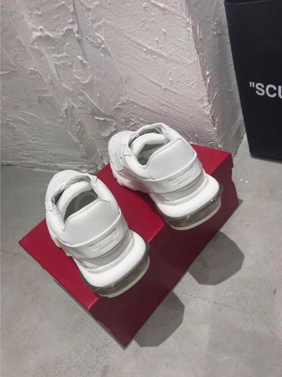 Valentino Garavani Bounce Runner Sneakers Calfskin Leather Fall/Winter 2018 Collection, White