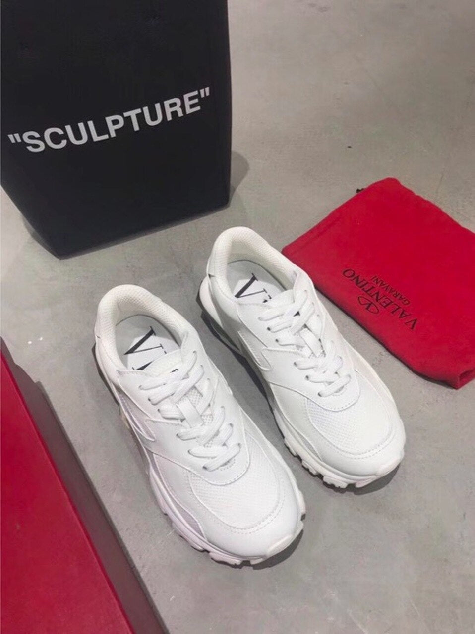Valentino Garavani Bounce Runner Sneakers Calfskin Leather Fall/Winter 2018 Collection, White