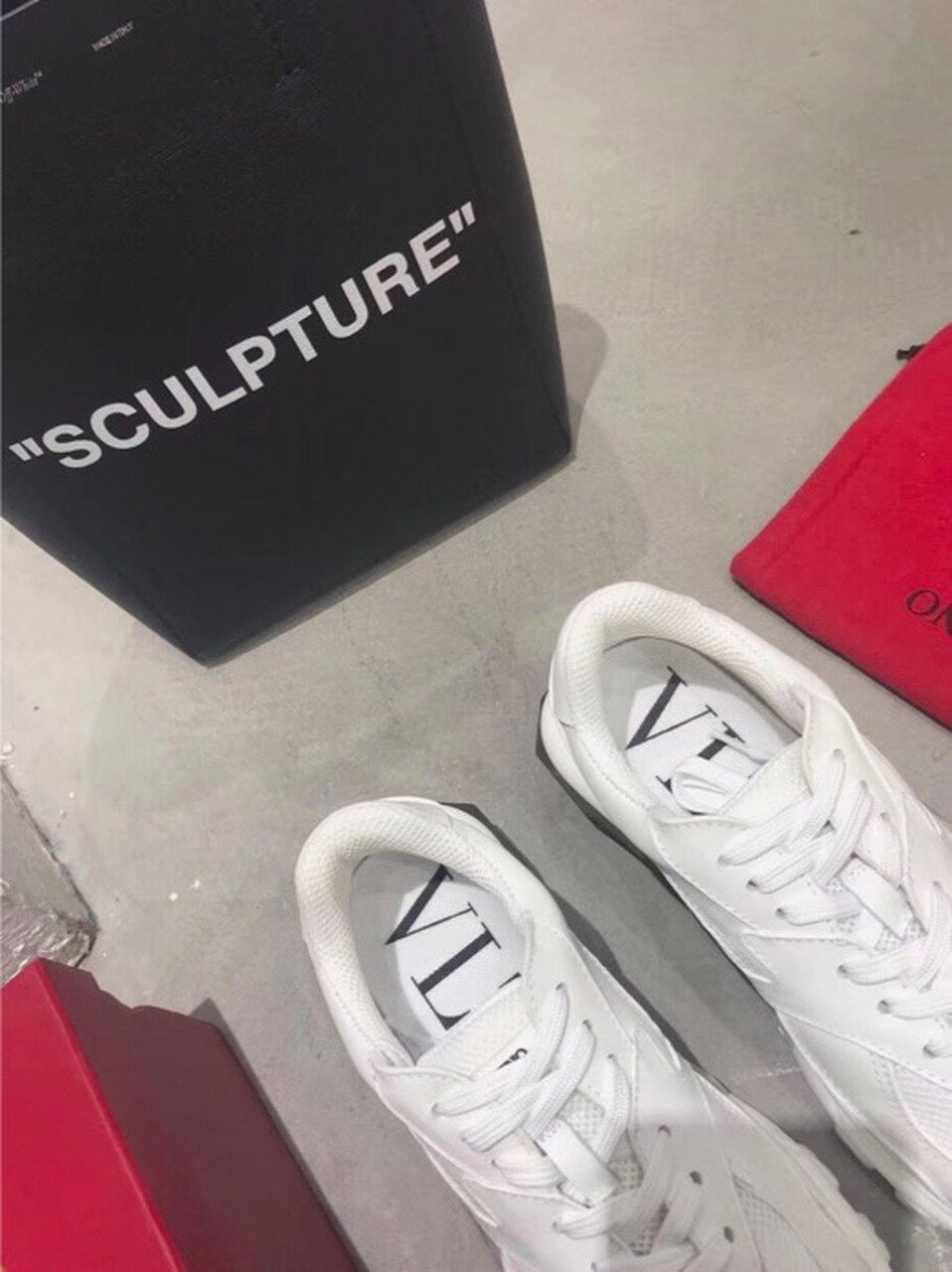 Valentino Garavani Bounce Runner Sneakers Calfskin Leather Fall/Winter 2018 Collection, White