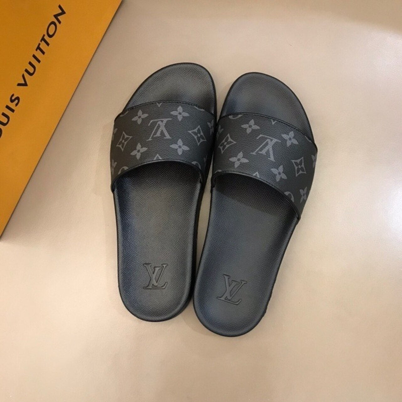 Louis Vuitton Mens Sandals Monogram Graphite Canvas Spring/Summer Collection Black