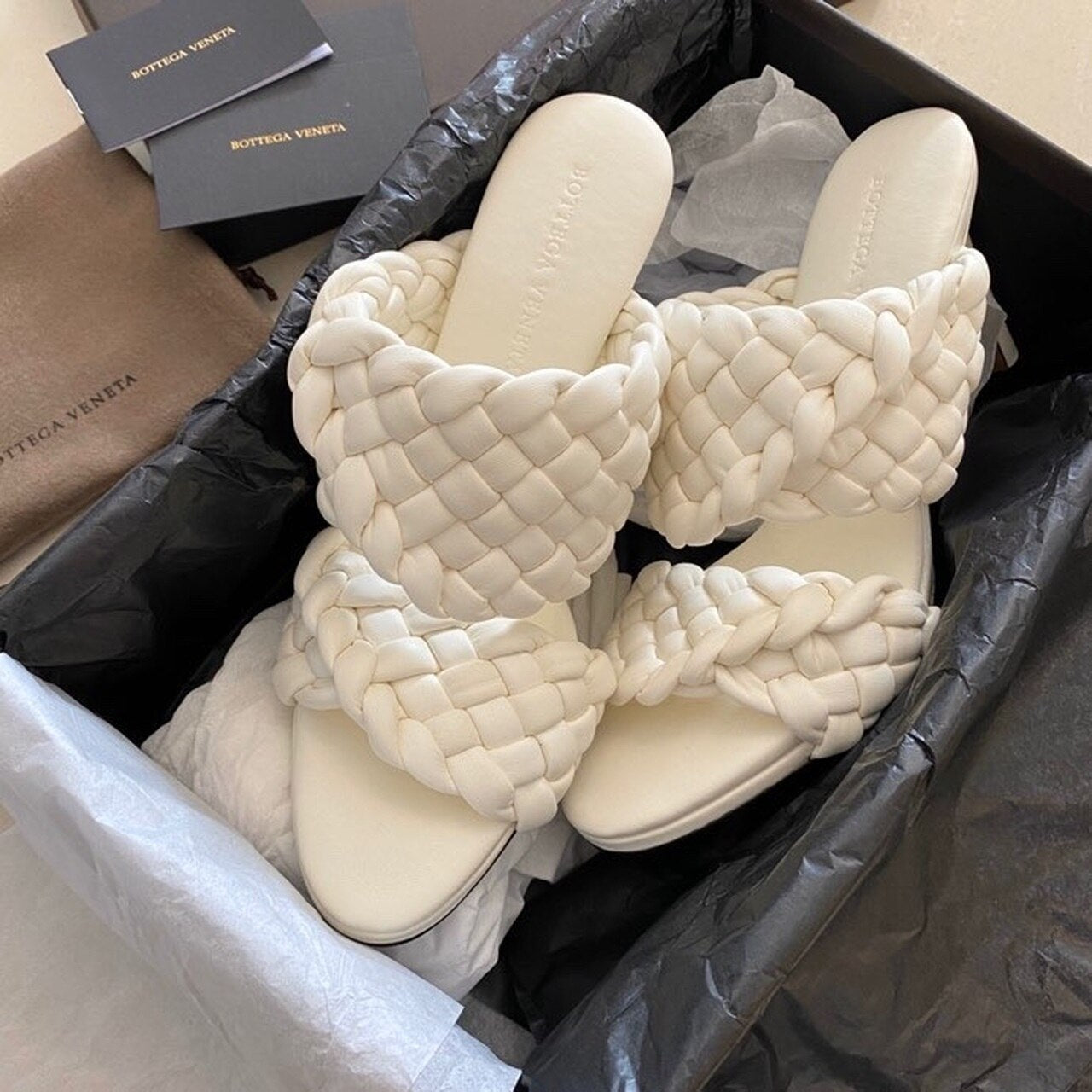 Bottega Veneta Curve Sandals 9.5cm Heel Lambskin Leather Spring/Summer 2020 Collection, White