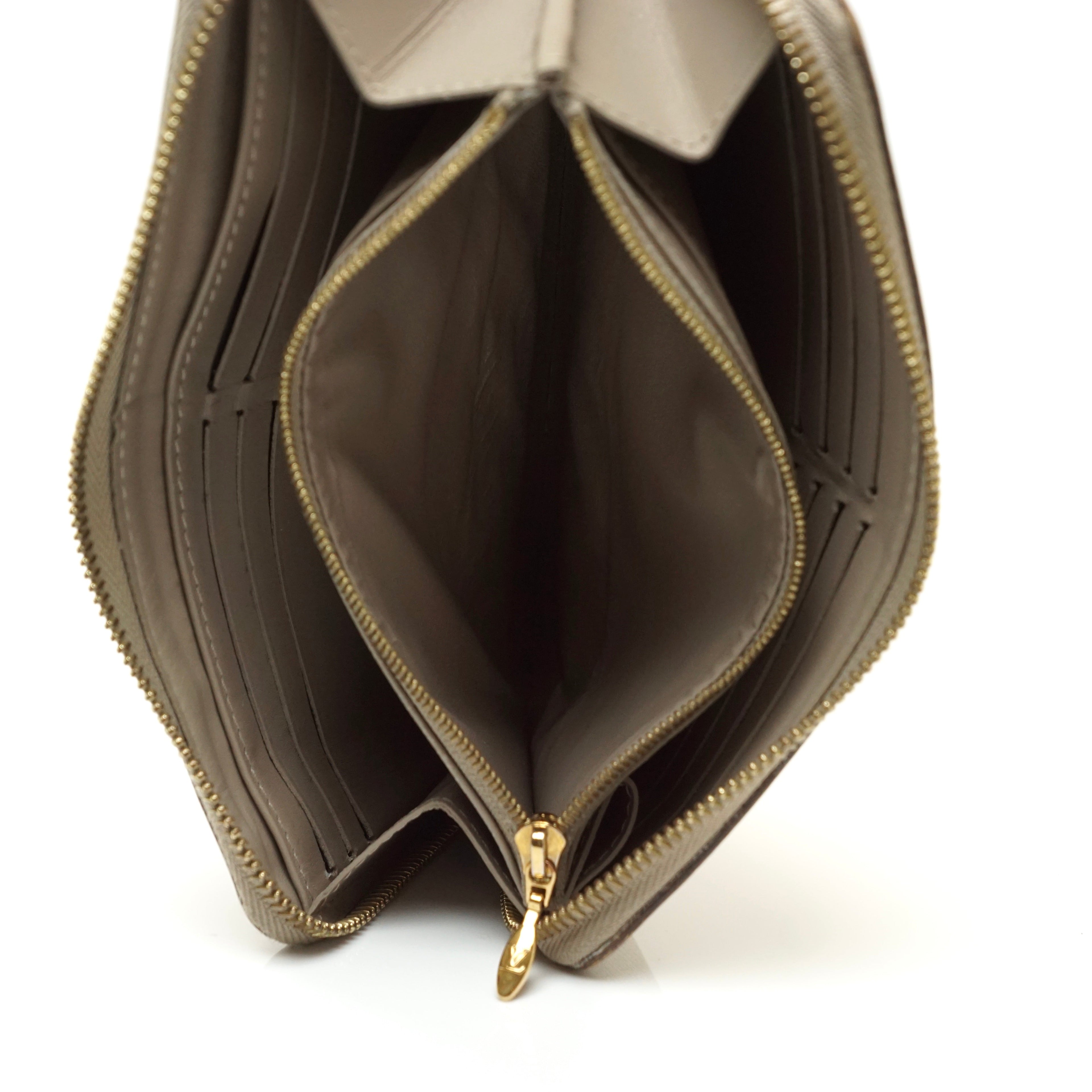 Louis Vuitton Zippy Wallet Suhari