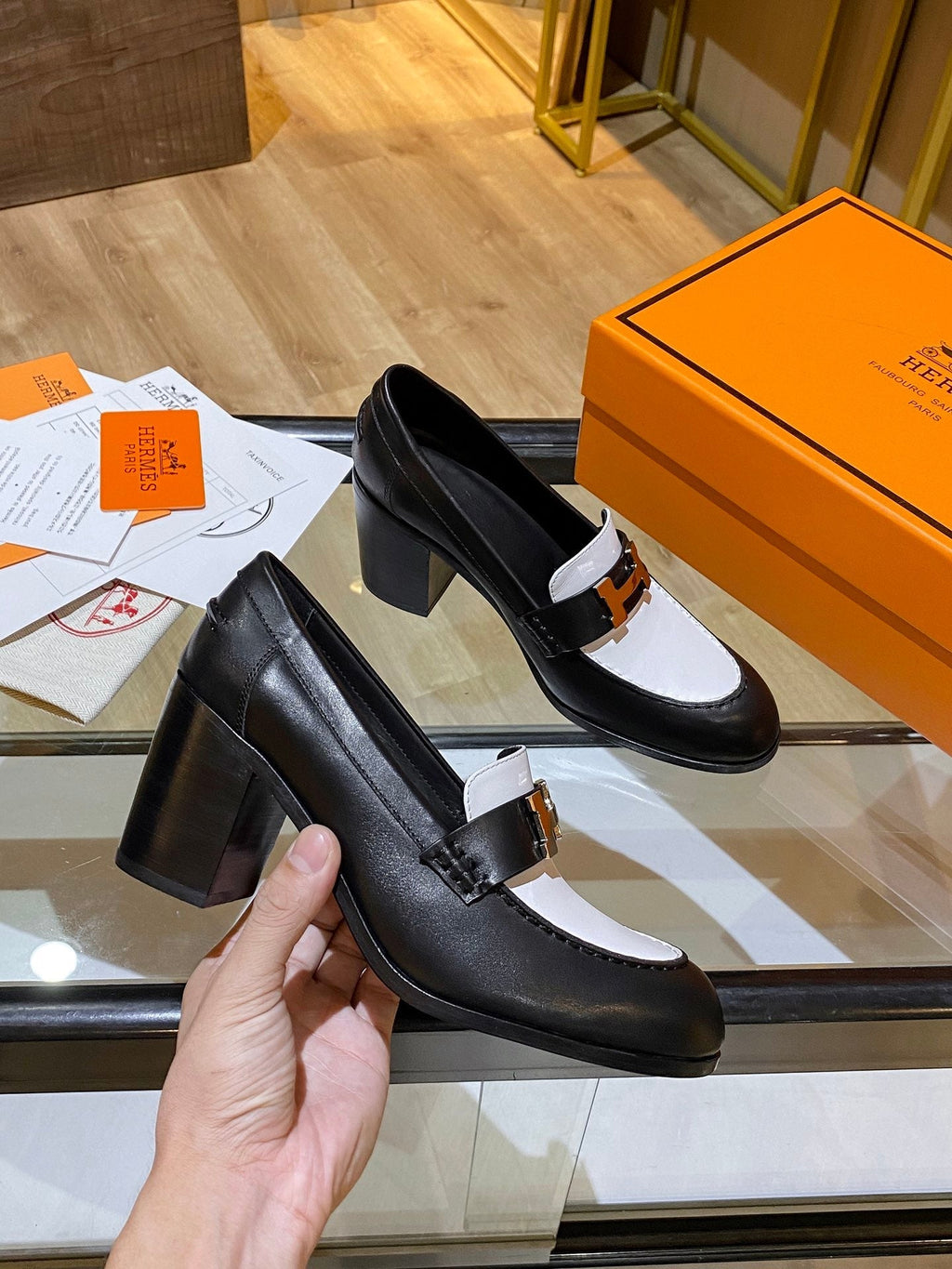 Hermes Elysee Pump Black/White