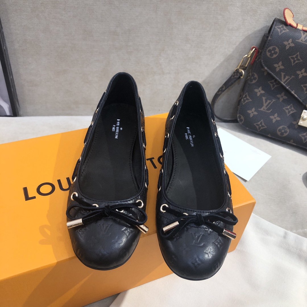 Louis Vuitton Gloria Flat Loafer Black