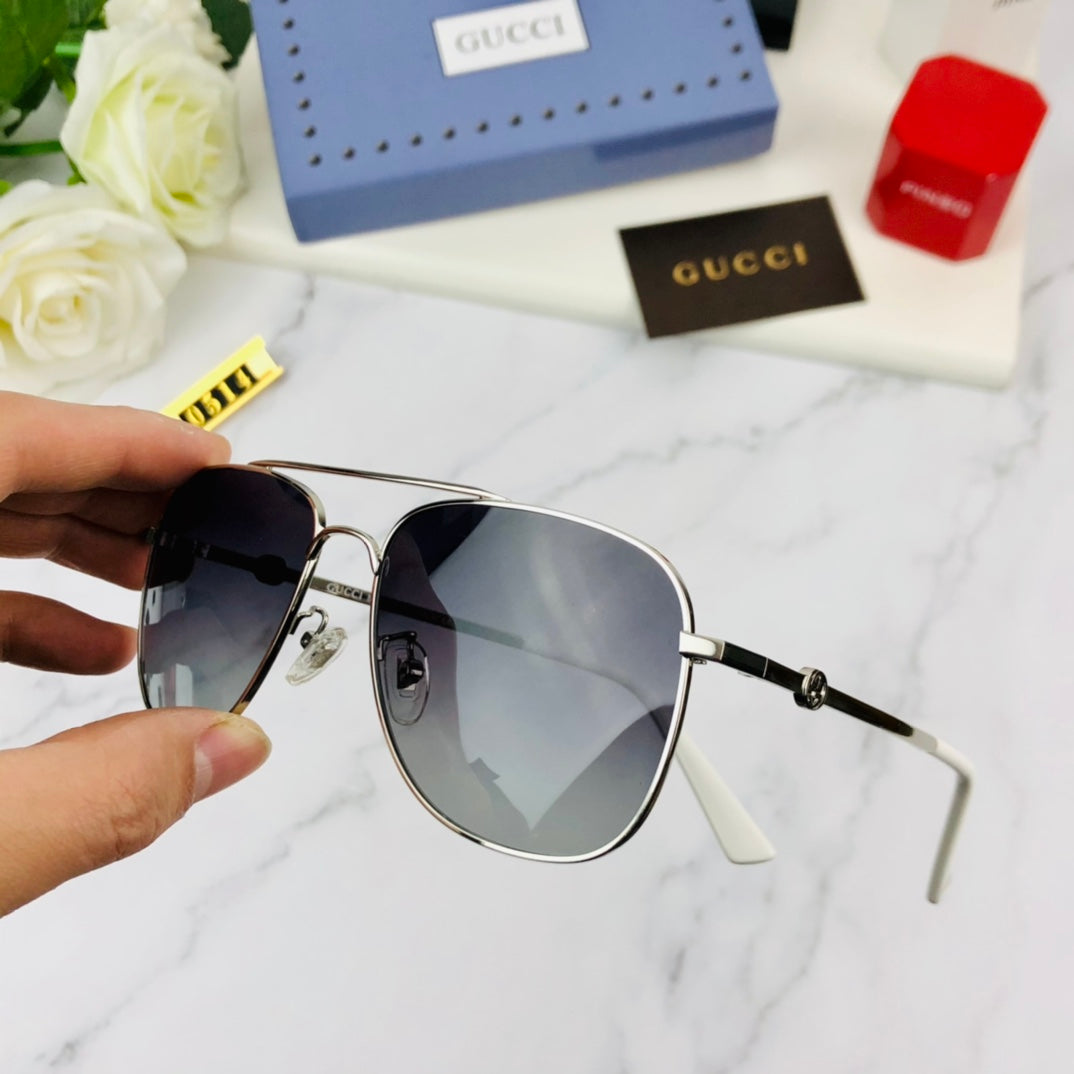 Gucci Oversize Oval-Frame Sunglasses