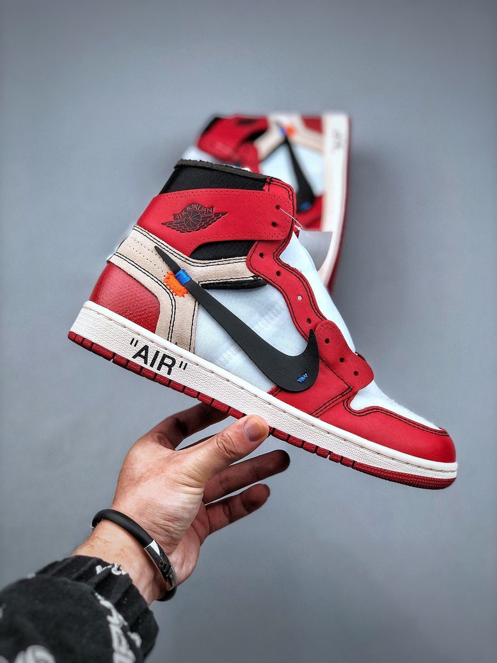 Nike Air Jordan 1 Retro High Off-White Chicago