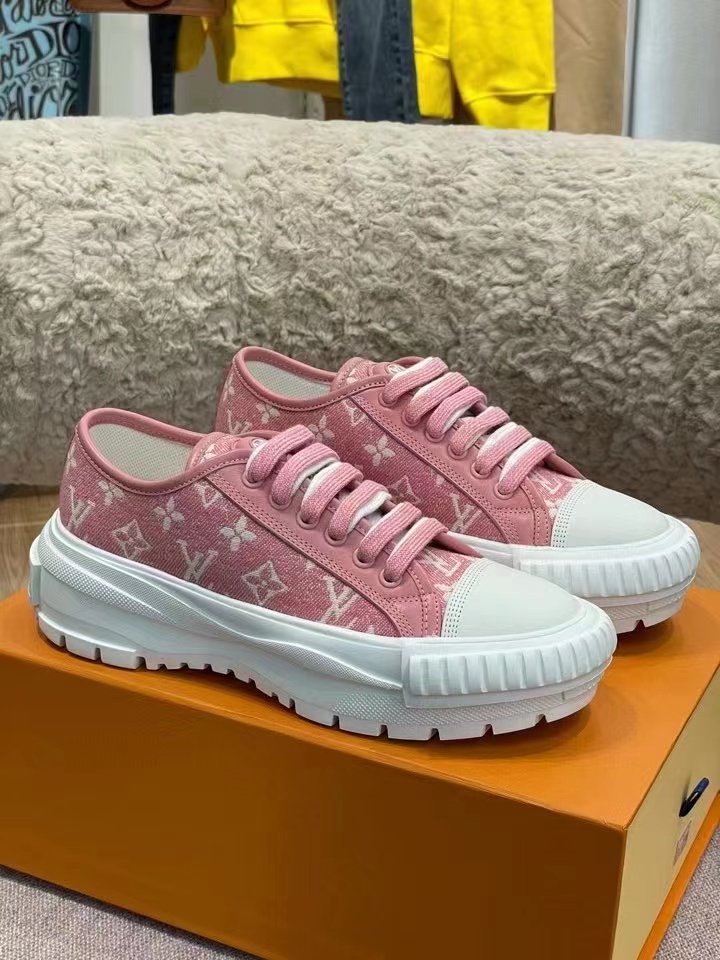 Louis Vuitton Squad Sneaker Pink