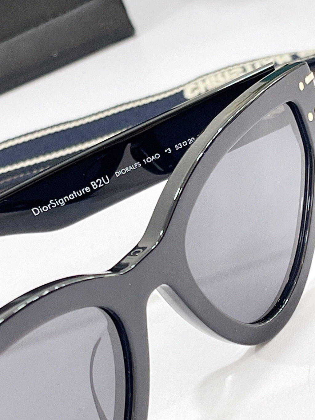 Dior Signature B2U