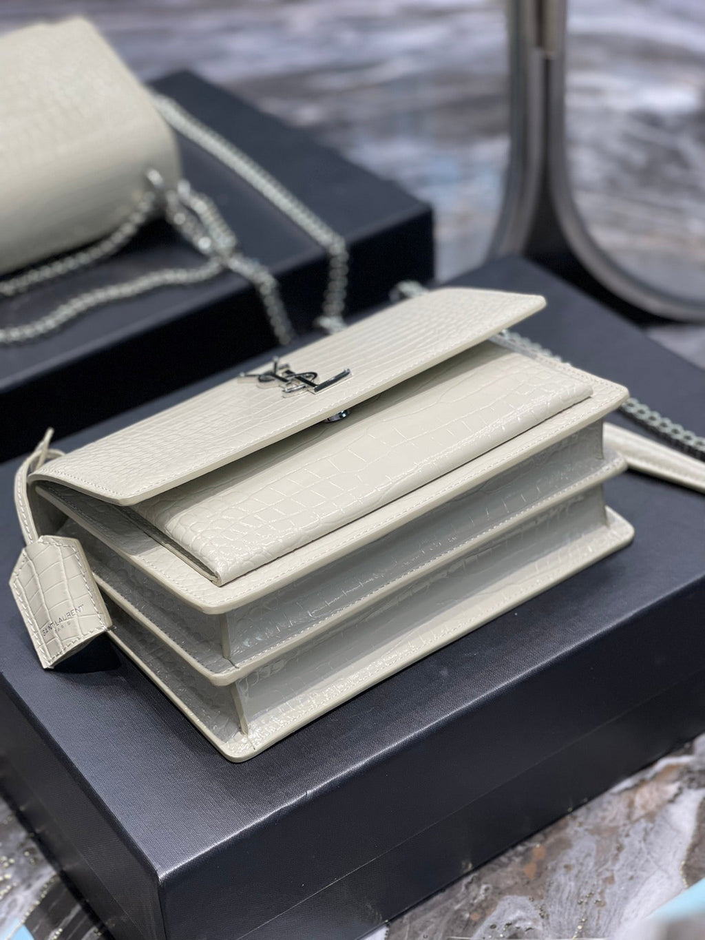 Saint Laurent Sunset Medium Chain Bag 22cm