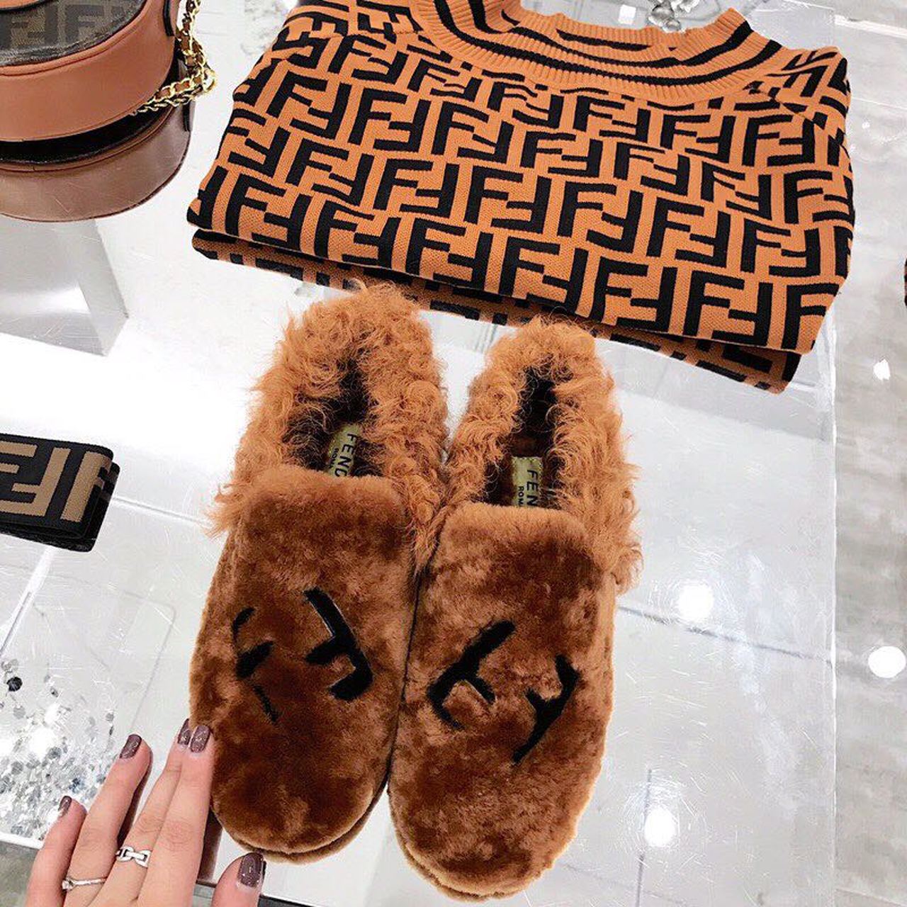 Fendi FF Logo Mink Fur Slippers Calfskin Leather Fall/Winter 2018 Collection, Tan