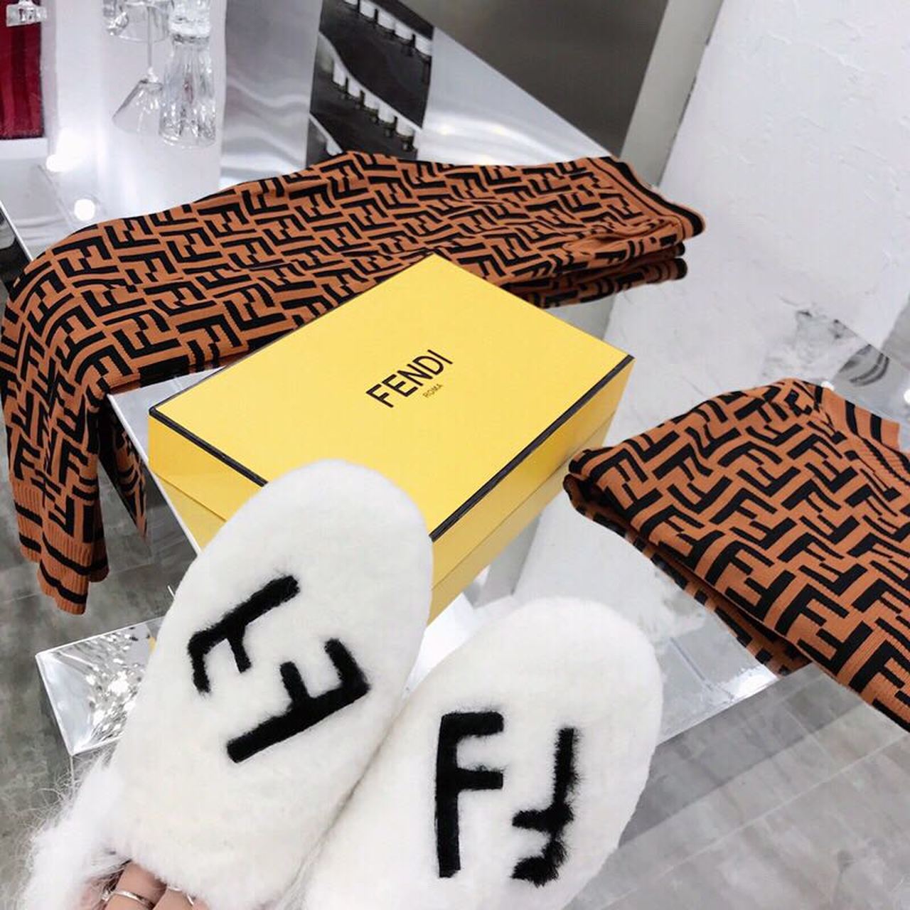 Fendi FF Logo Mink Fur Slippers Calfskin Leather Fall/Winter 2018 Collection, White
