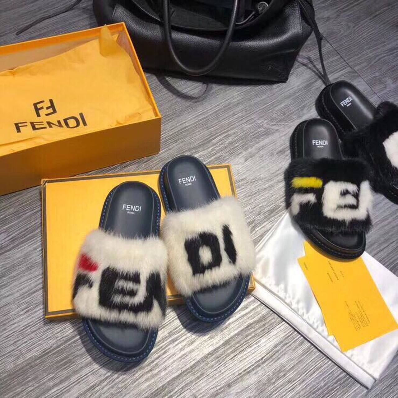 Fendi Logo Mink Fur Slippers Calfskin Leather Fall/Winter Collection, White