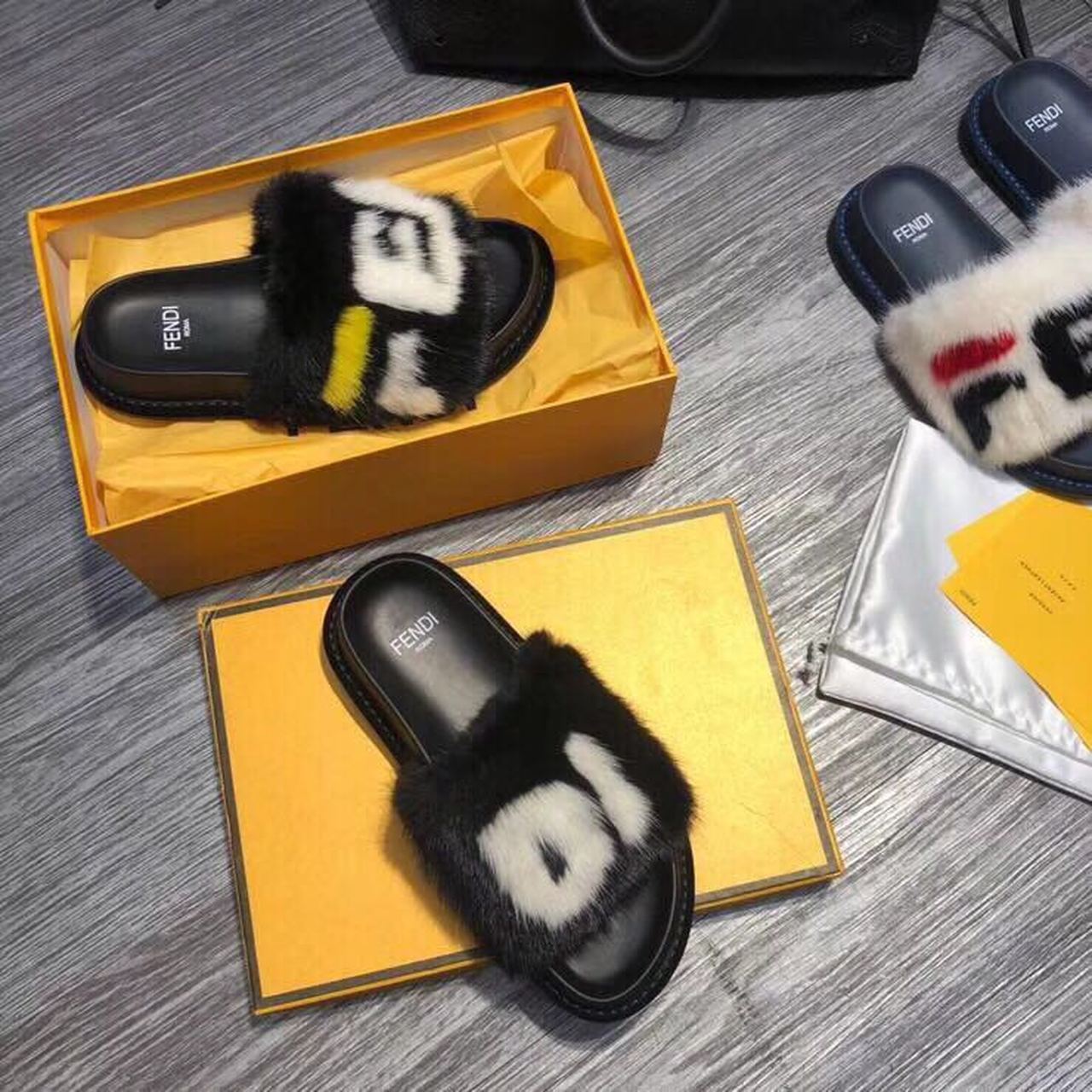Fendi Logo Mink Fur Slippers Calfskin Leather Fall/Winter 2018 Collection, Black