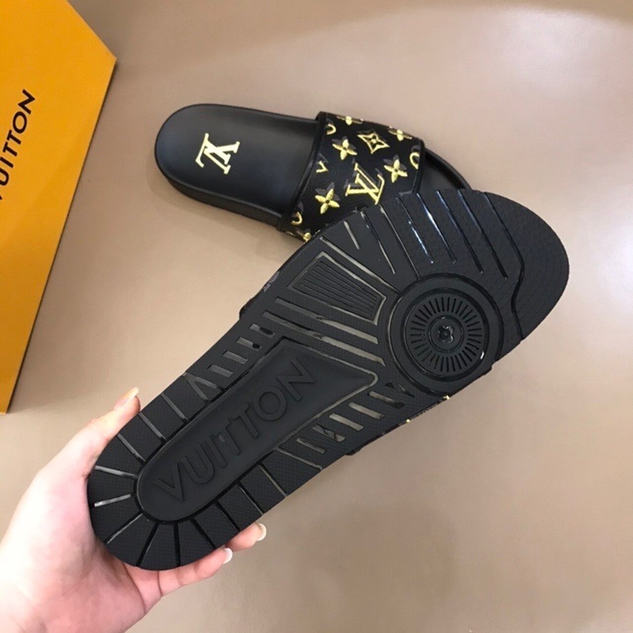 Louis Vuitton Mens Sandals Monogram Canvas Spring/Summer Collection Black/Yellow