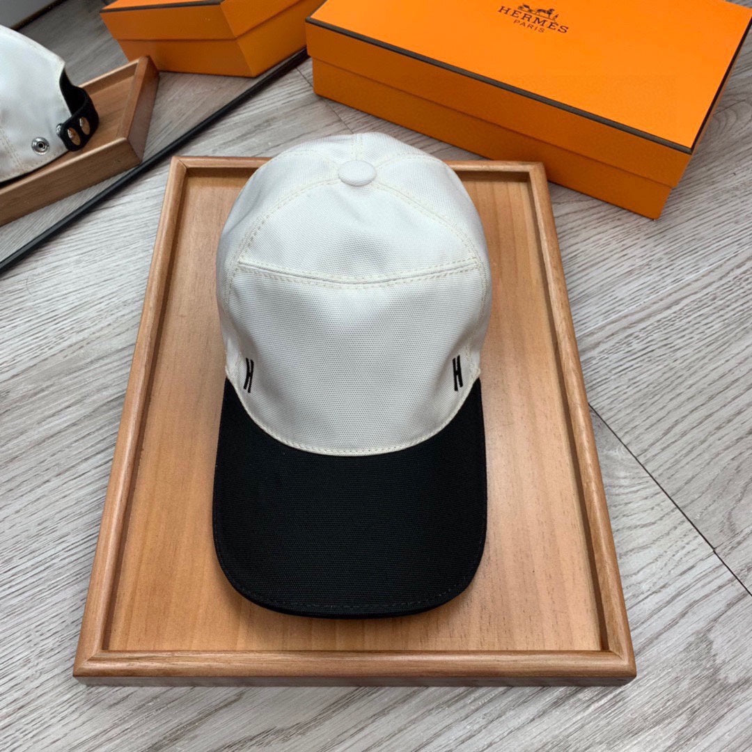 Hermes Davis H Primavera Cap Black And White