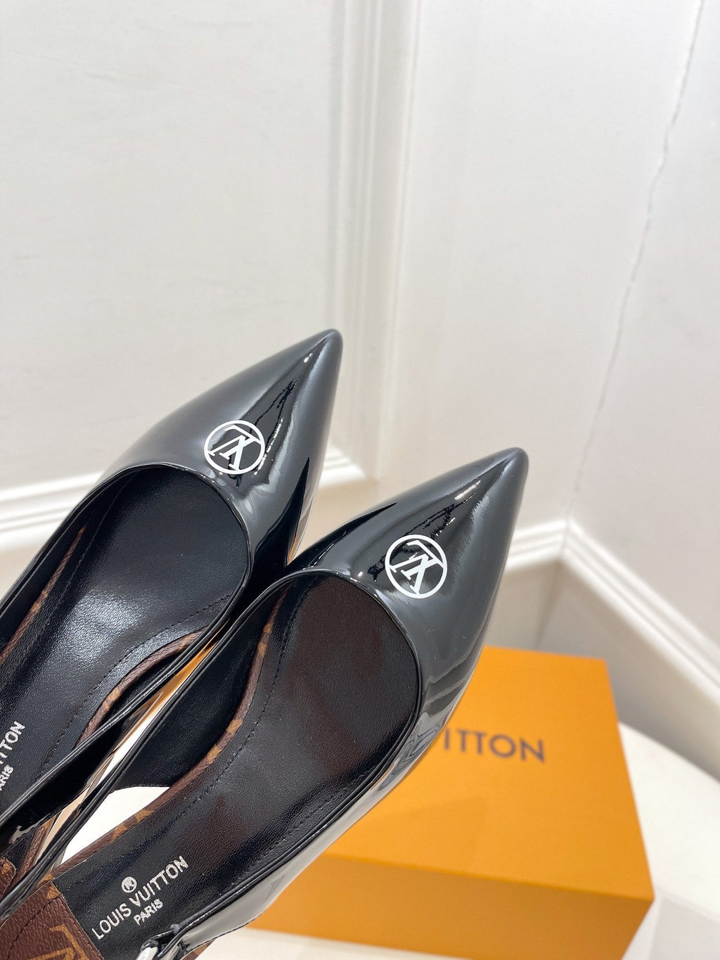 Louis Vuitton Magnetic Slingback Pump Black