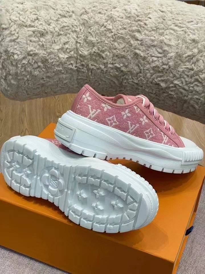 Louis Vuitton Squad Sneaker Pink