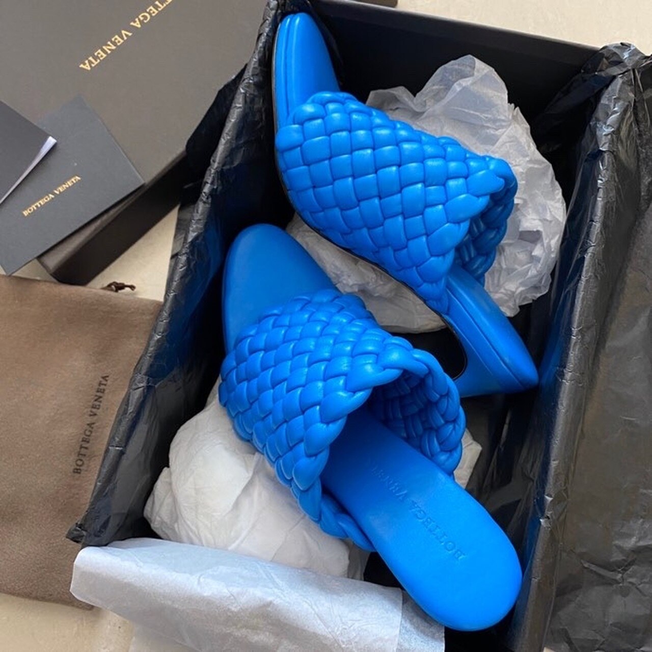 Bottega Veneta Curve Mules 9.5cm Heel Lambskin Leather Spring/Summer 2020 Collection, Electric Blue