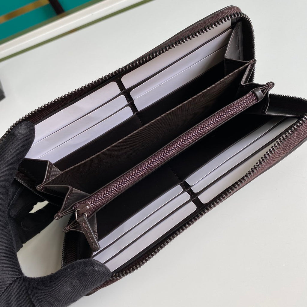 Gucci Beige Zip Around Wallet 19cm