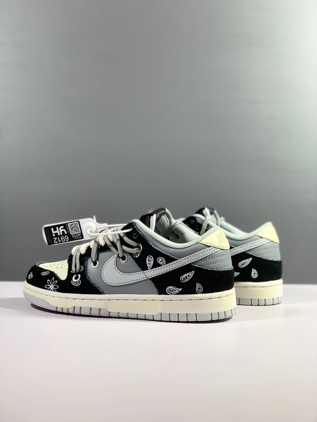 Nike SB Dunk Low Top
