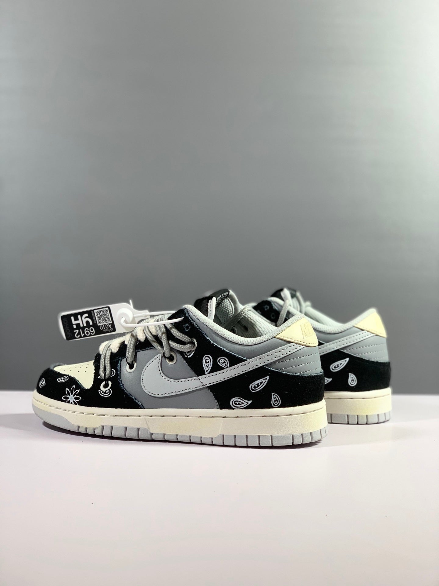 Nike SB Dunk Low Top
