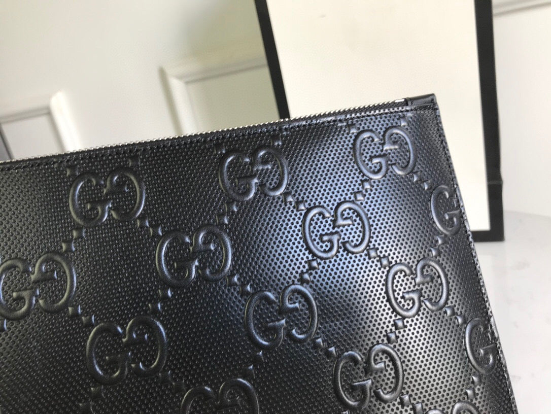 Gucci Supreme Pouch 31cm Black